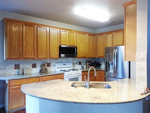 5th image of 7609 Park Gate Dr