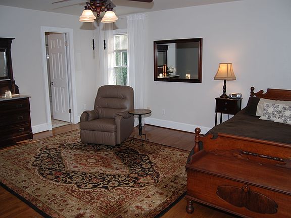 1st Floor Master Suite