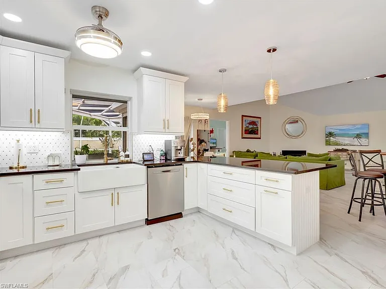 1256 Naples Lake Dr — Photo 16