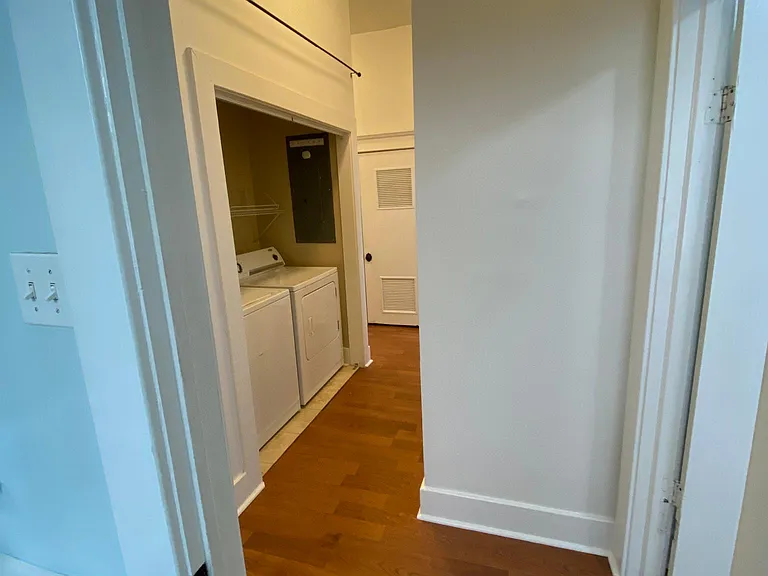 421 E Duffy St #A — Photo 5