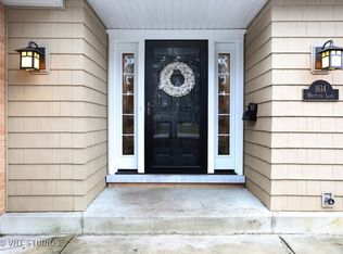 1614 Whittier Ln, Wheaton, IL 60189