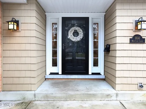 1614 Whittier Ln, Wheaton, IL 60189