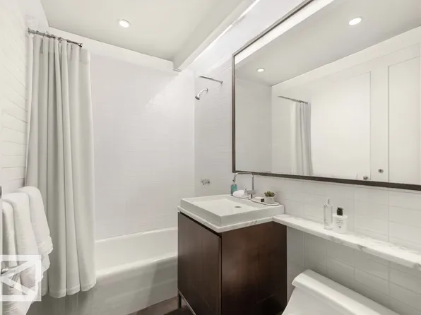 260 Park Avenue South image 10 of 10