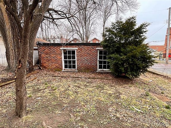 4th image of 4940 Berthold Ave