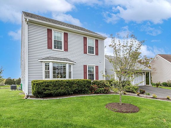 3rd image of 5435 Clubside Ln