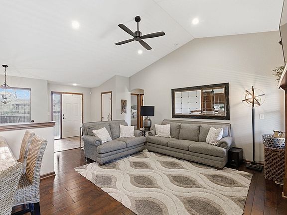 5th image of 2710 N Woodridge St