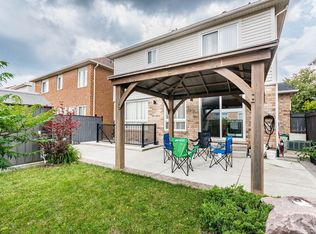 11 Orangegrove Dr #B, Brampton, ON L7A3N5
