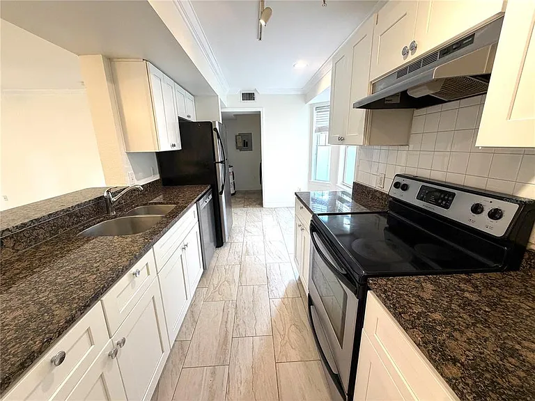 413 Summit Ridge Pl #111 — Photo 6