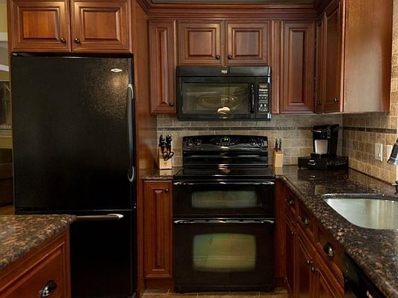 5th image of 144 Nichols Dr