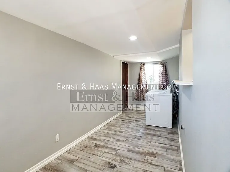 3310 E Curry St — Photo 13