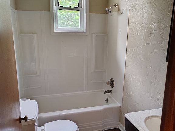 2nd image of 402 Ferndale Ave