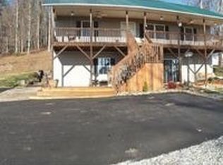628 Mount Gilead Church Rd, Mills River, NC 28759