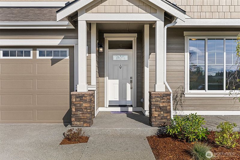 4th image of 9636 7th Way SE