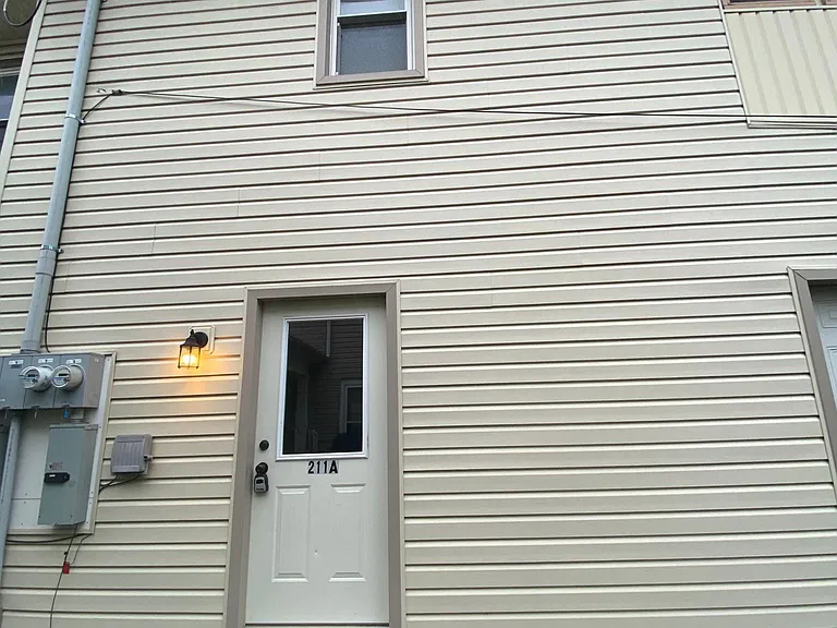 211A N Railroad St — Photo 33