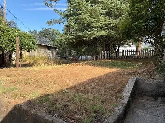 975 Coleman St — Photo 17