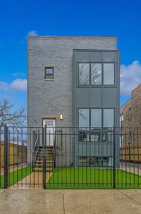 1037 N Monticello Ave, Chicago, IL, 60651