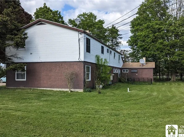 39 Clinton St, Fredonia, NY 14063