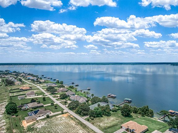 3rd image of 134 Sunset Pointe Dr