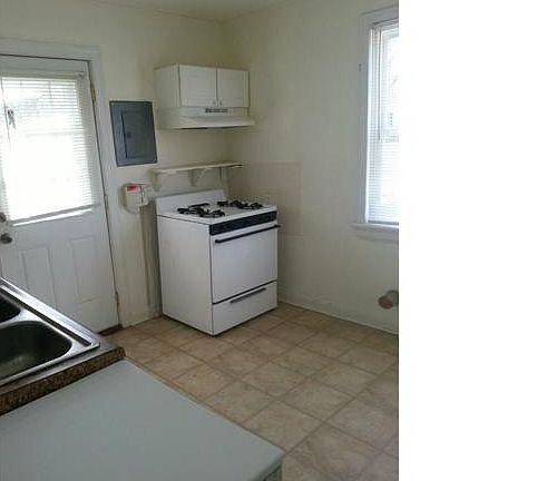 4th image of 2706 Southgate St