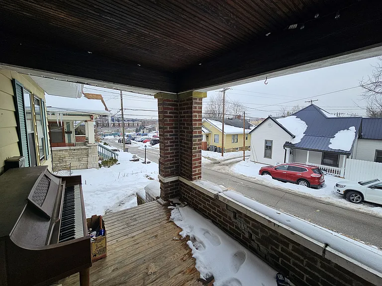 318 E Smith Ave — Photo 2