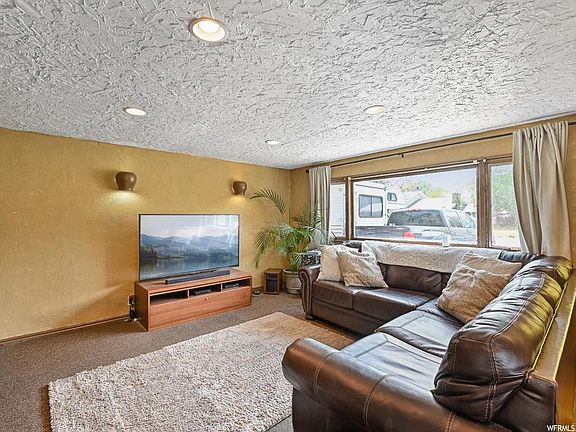 2nd image of 1649 W Conifer Way