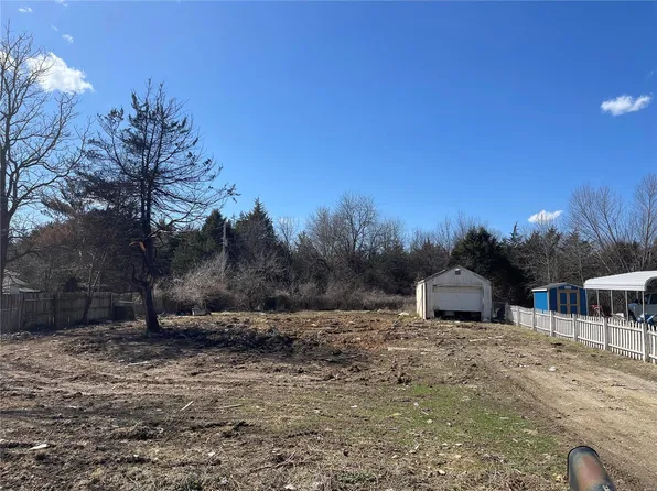 1637 Twin Oaks, Lebanon, MO 65536