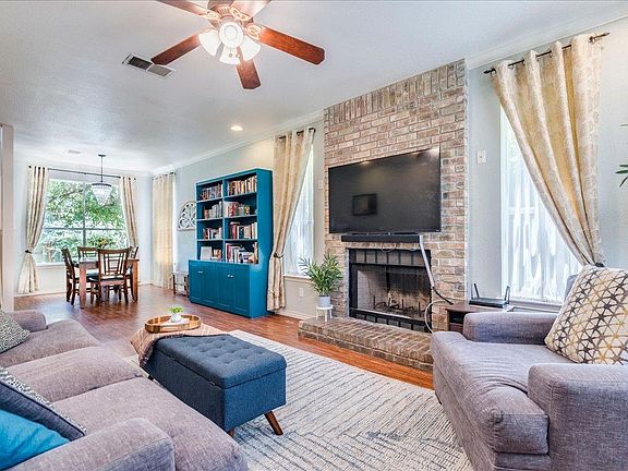 3rd image of 7519 Windrush Dr