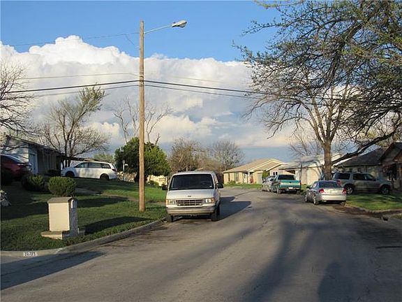 4th image of 1609 Hillside Dr