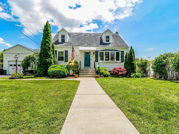 76 Cleveland Ave, Milltown, NJ 08850