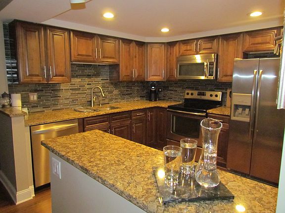 2nd image of 9626 Higgins Ave #2EN