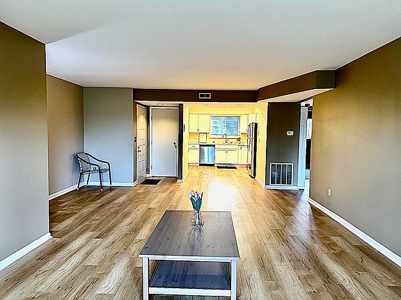 5th image of 56 Eagle View Ln
