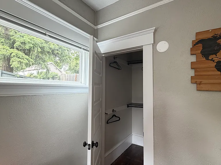 611 S Walnut St #1 — Photo 8
