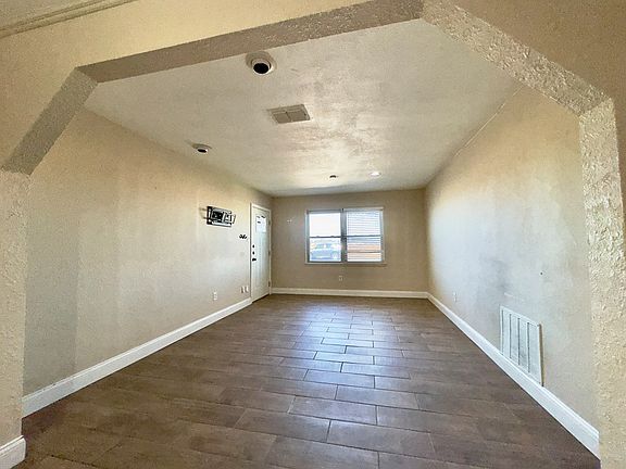 2nd image of 1508 E 53rd St