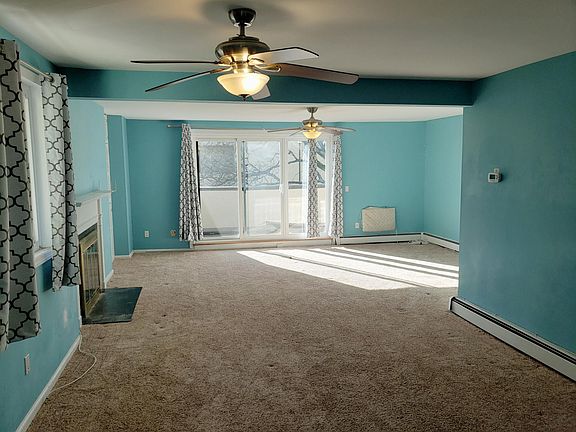 5th image of 79 Harbor Dr APT 303