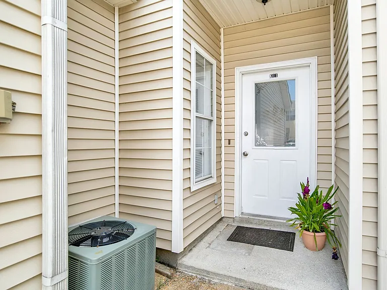 601 E Burgess Rd #K11 — Photo 3