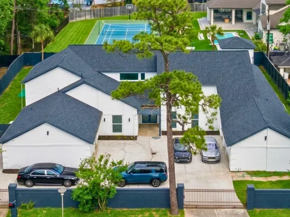 12564 Memorial Dr, Houston, TX 77024