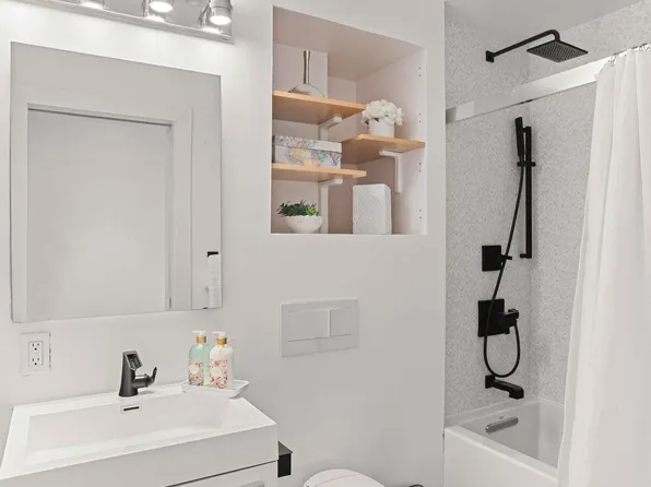 225 East 86th Street image 8 of 15