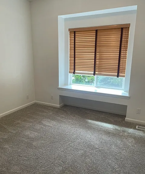 2709 Hallmark Ln — Photo 8