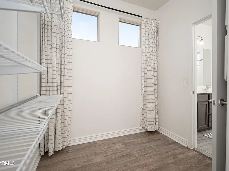 18338 W Getty Dr — Photo 16
