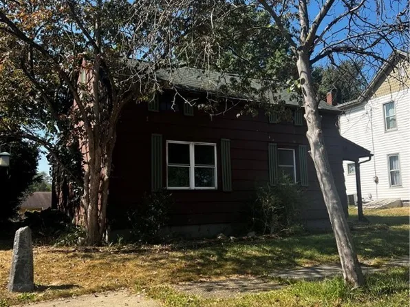 223 High St SE, Canal Fulton, OH 44614