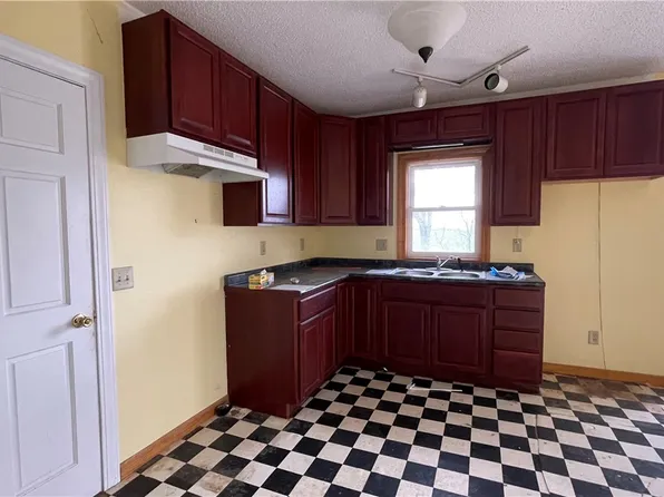 110 Beed St NE, Titonka, IA 50480