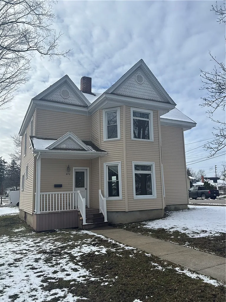 372 Seneca Rd photo 1