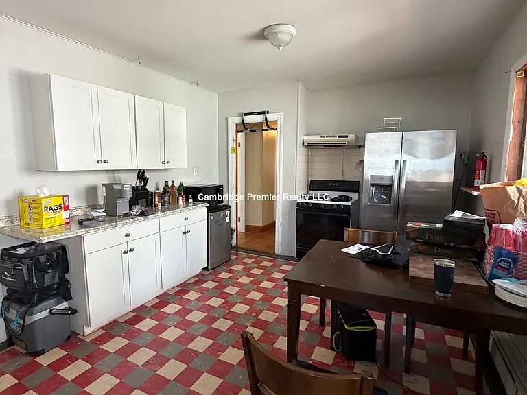 35 Rogers Ave — Photo 23