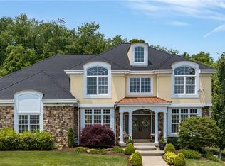 409 Forest Estates Dr, Pittsburgh, PA