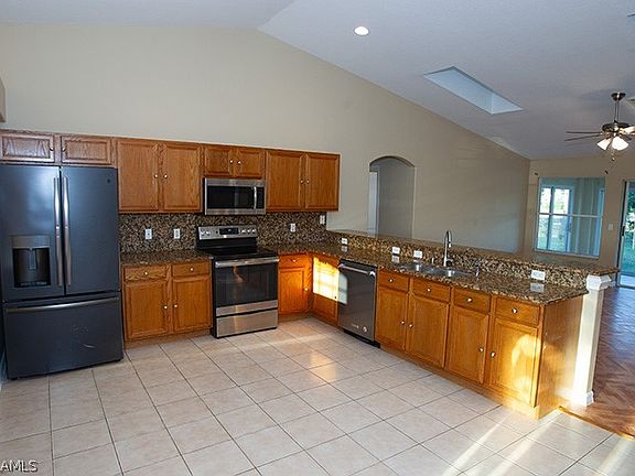 5th image of 3508 SW 15th Pl