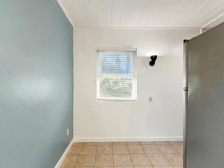 3343 Boundary St — Photo 6