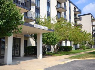 9128 W Terrace Dr APT 1H, Niles, IL