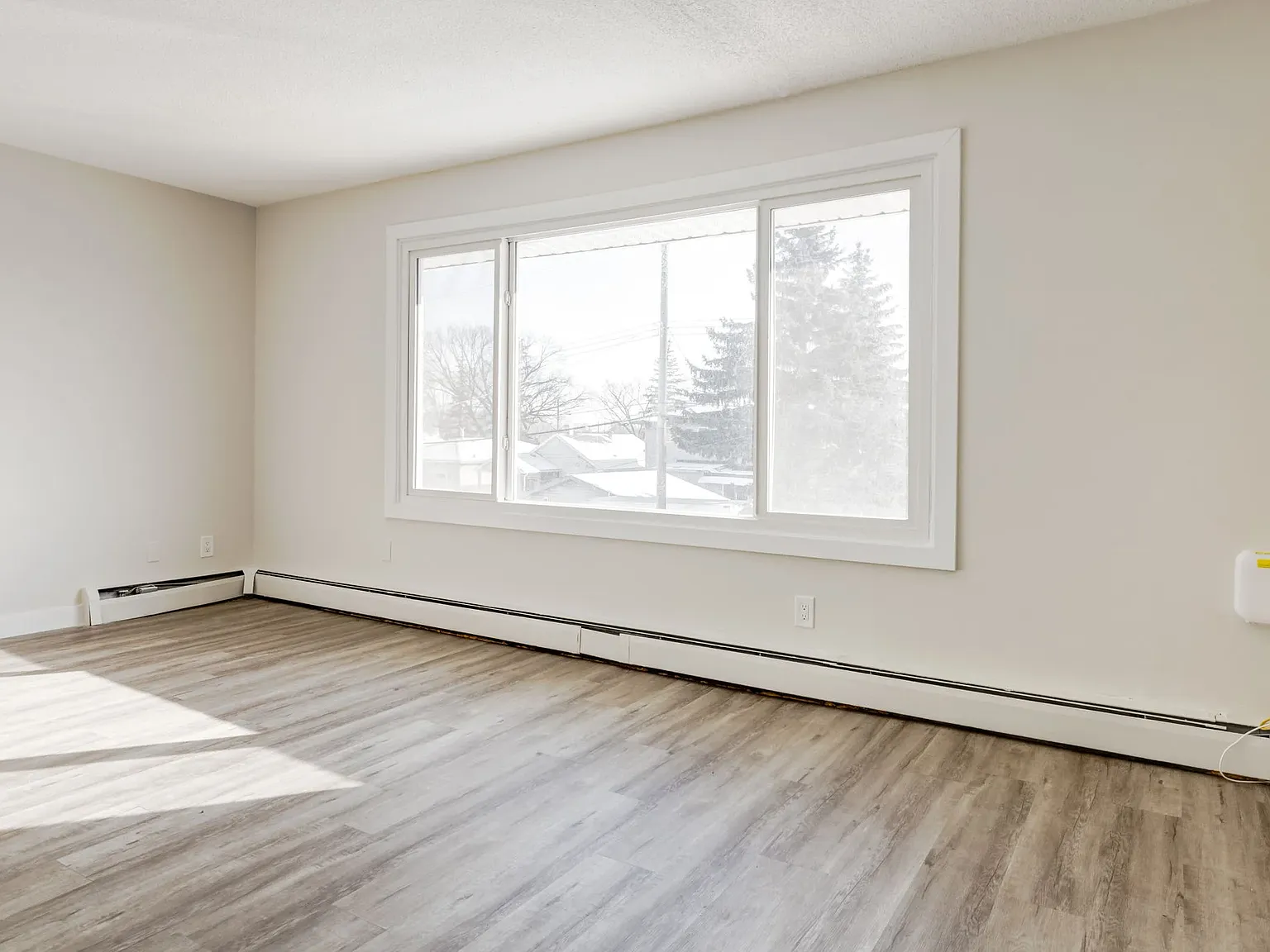 Fernwood Apartments — Photo 2
