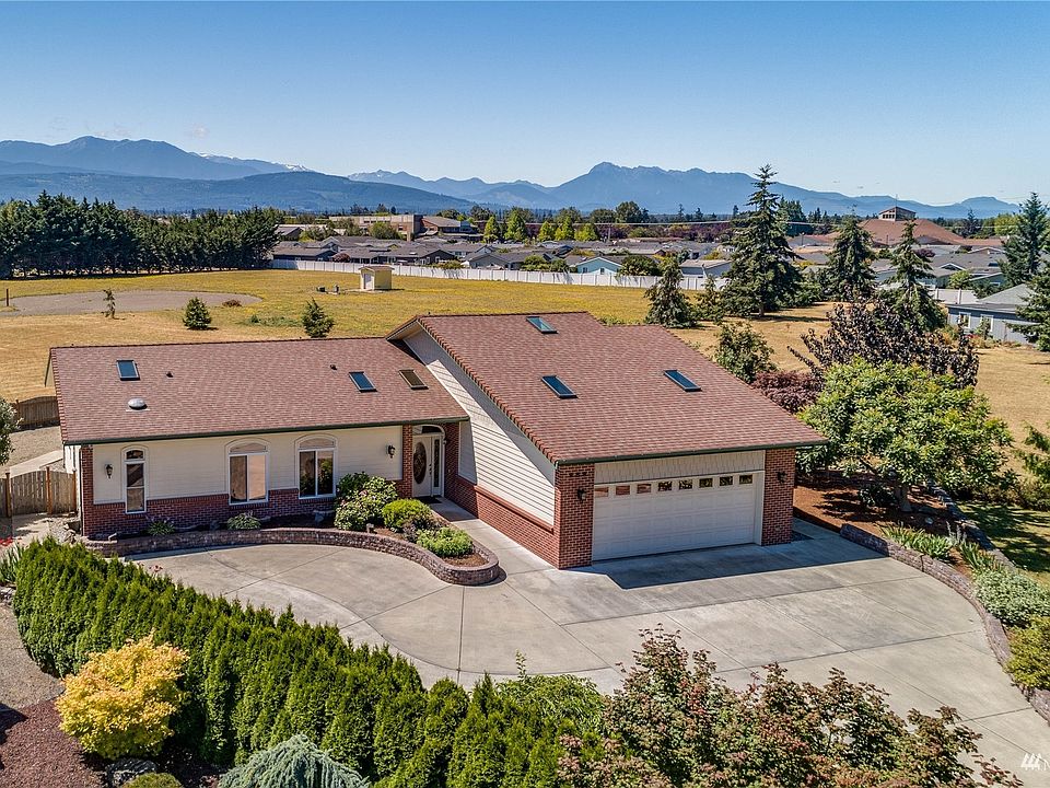 Extraordinarily well kept home in the Meadows neighborhood. >