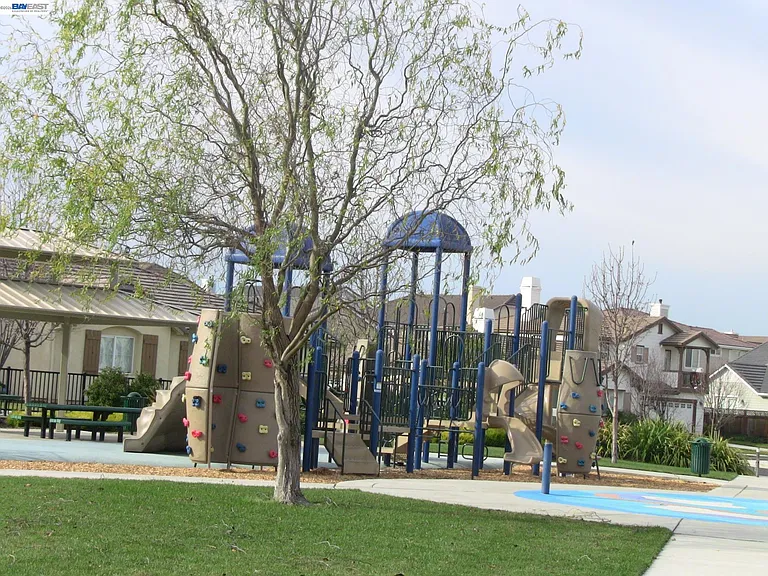 1669 Marina Way — Photo 34
